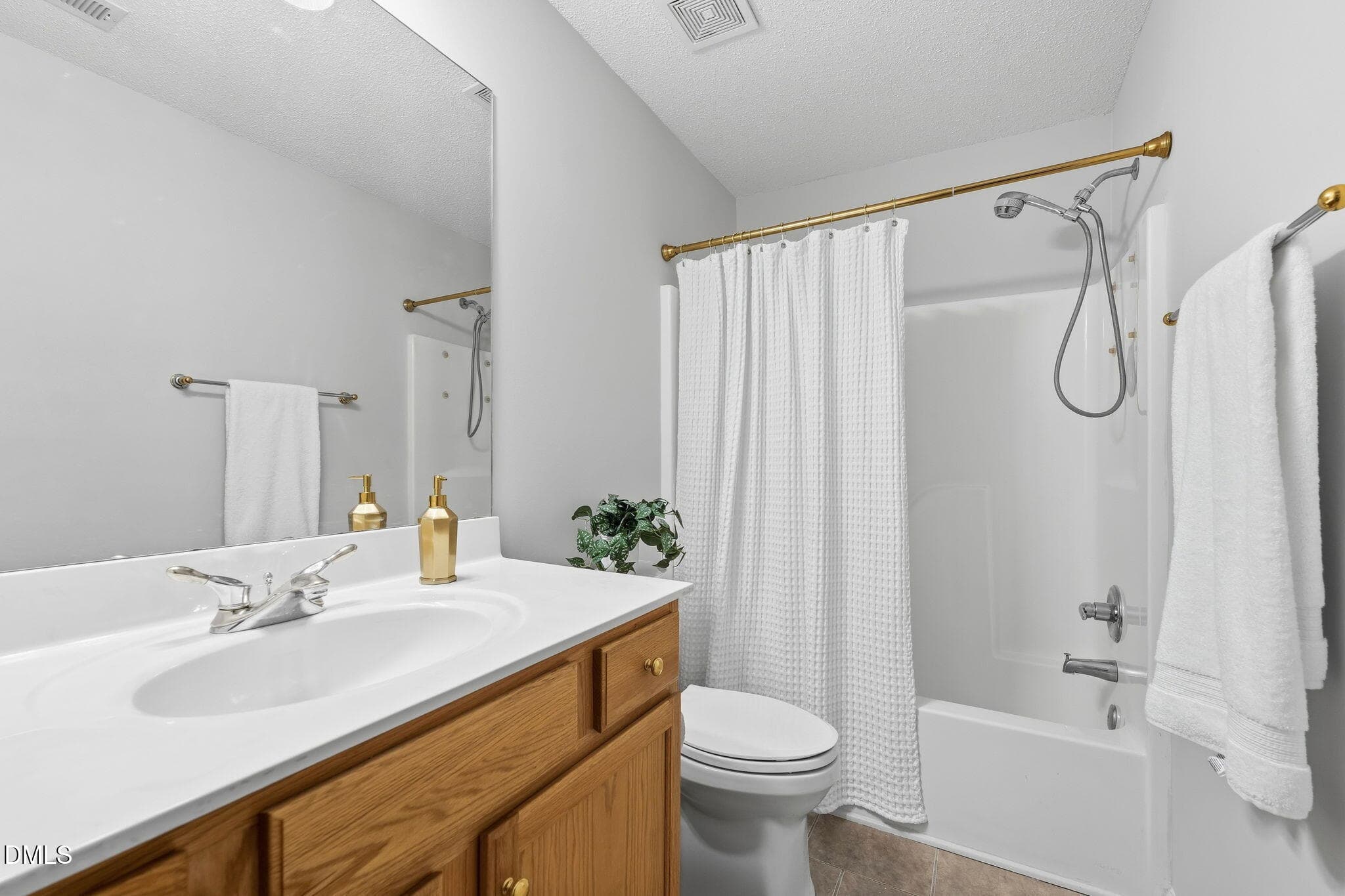 25-web-or-mls-_2199722 - edited - 2736 N Keswick Way, Greensboro, NC 27410