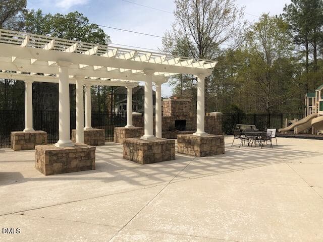 Highland Oaks Pool - 902 Ravendale Place, Cary, NC 27513, Cary