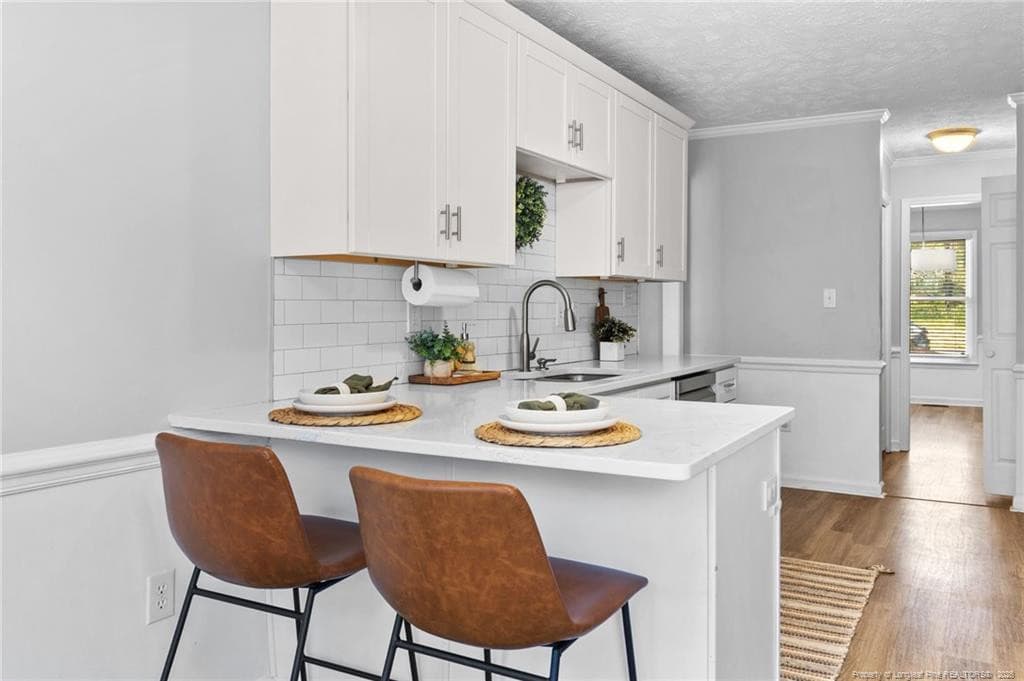 Counter Top Seating - 7521 Quebec Court, Fayetteville, NC 28304, Fayetteville