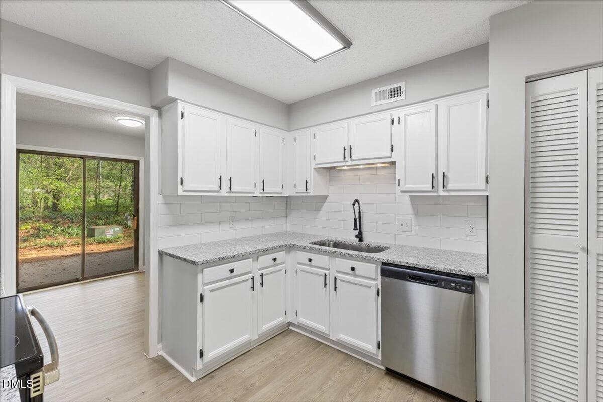 12-4101 Five Oaks Dr #40 - 4101 Five Oaks Drive 40, Durham, NC 27707, Durham