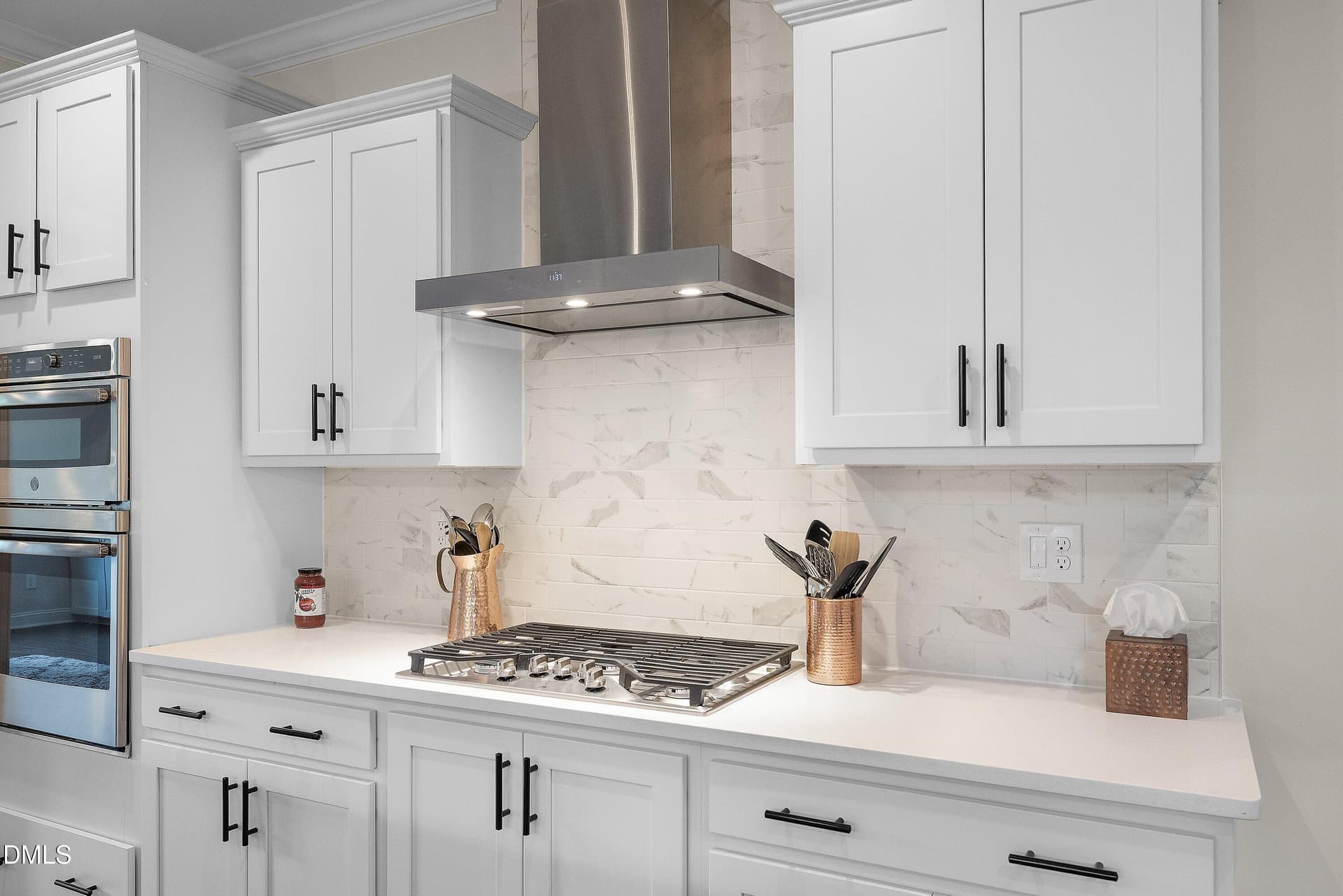 Gas cooktop White on White cabinetry - 1317 Magnolia Gln Circle, Wake Forest, NC 27587