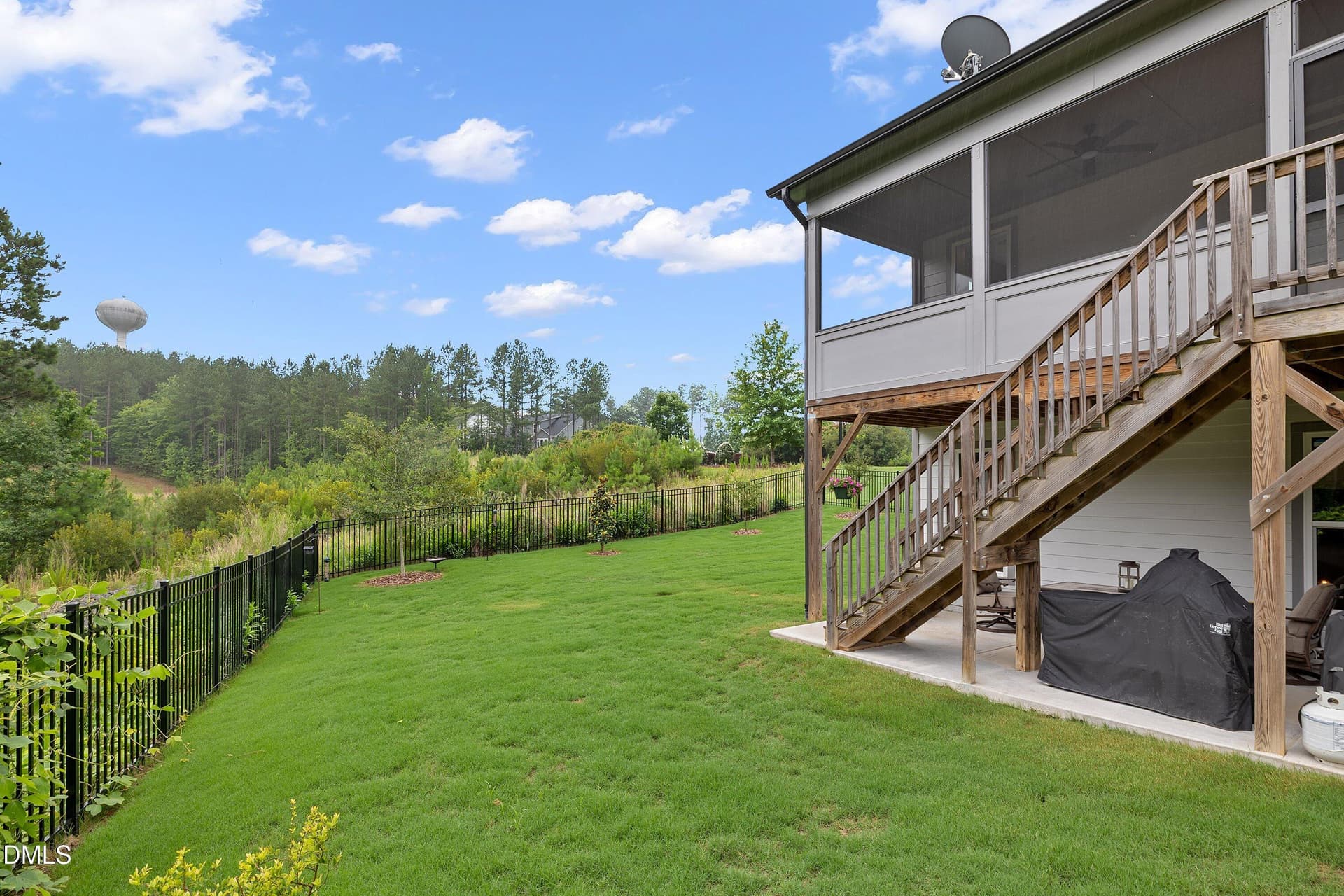 Side yard and fully fenced - 1317 Magnolia Gln Circle, Wake Forest, NC 27587