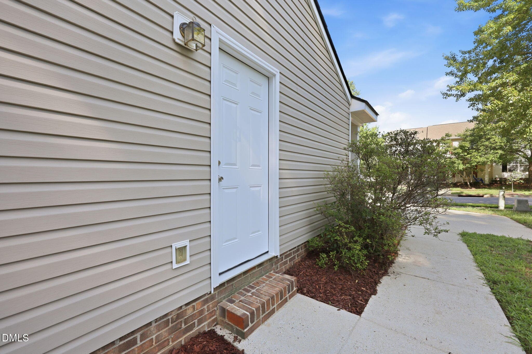 37 - Walkway - 208 Highgate Circle, Wake Forest, NC 27587
