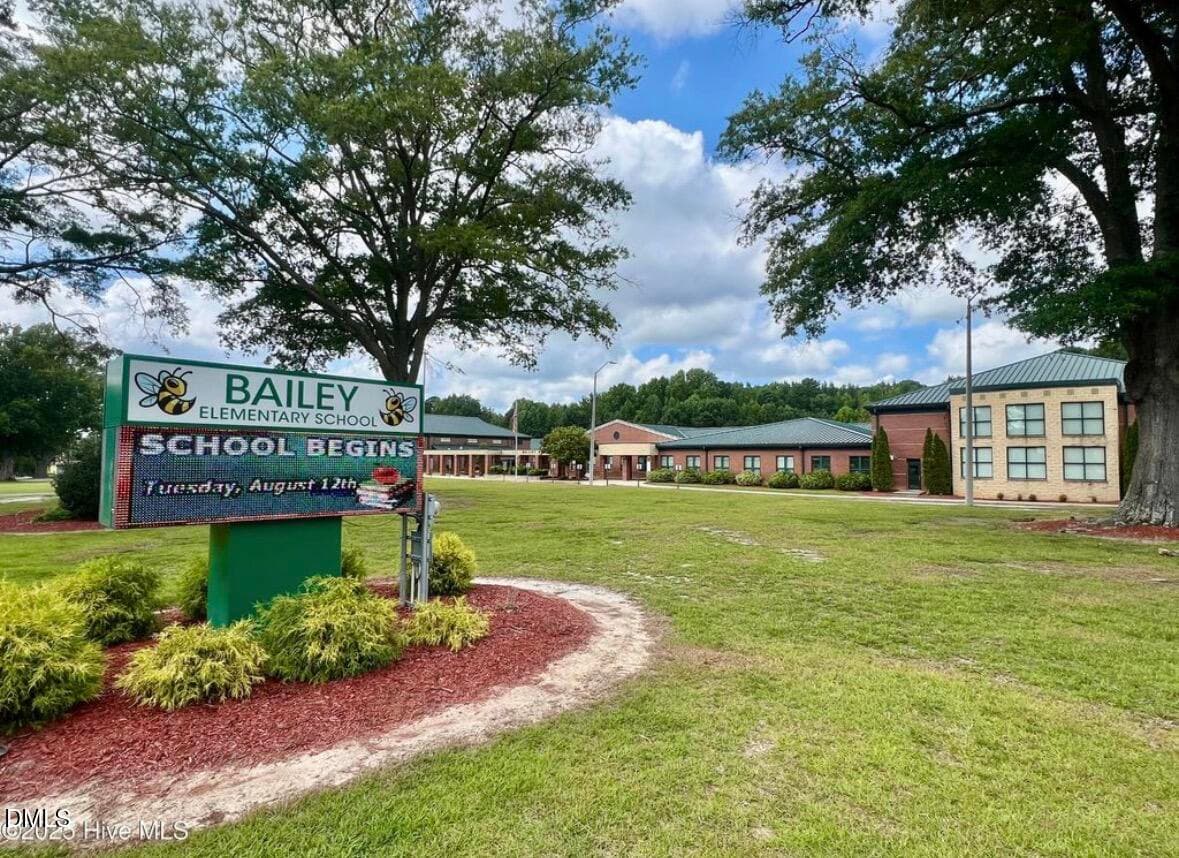 Bailey pic 1 - 9405 Byron Court 212-06, Bailey, NC 27807