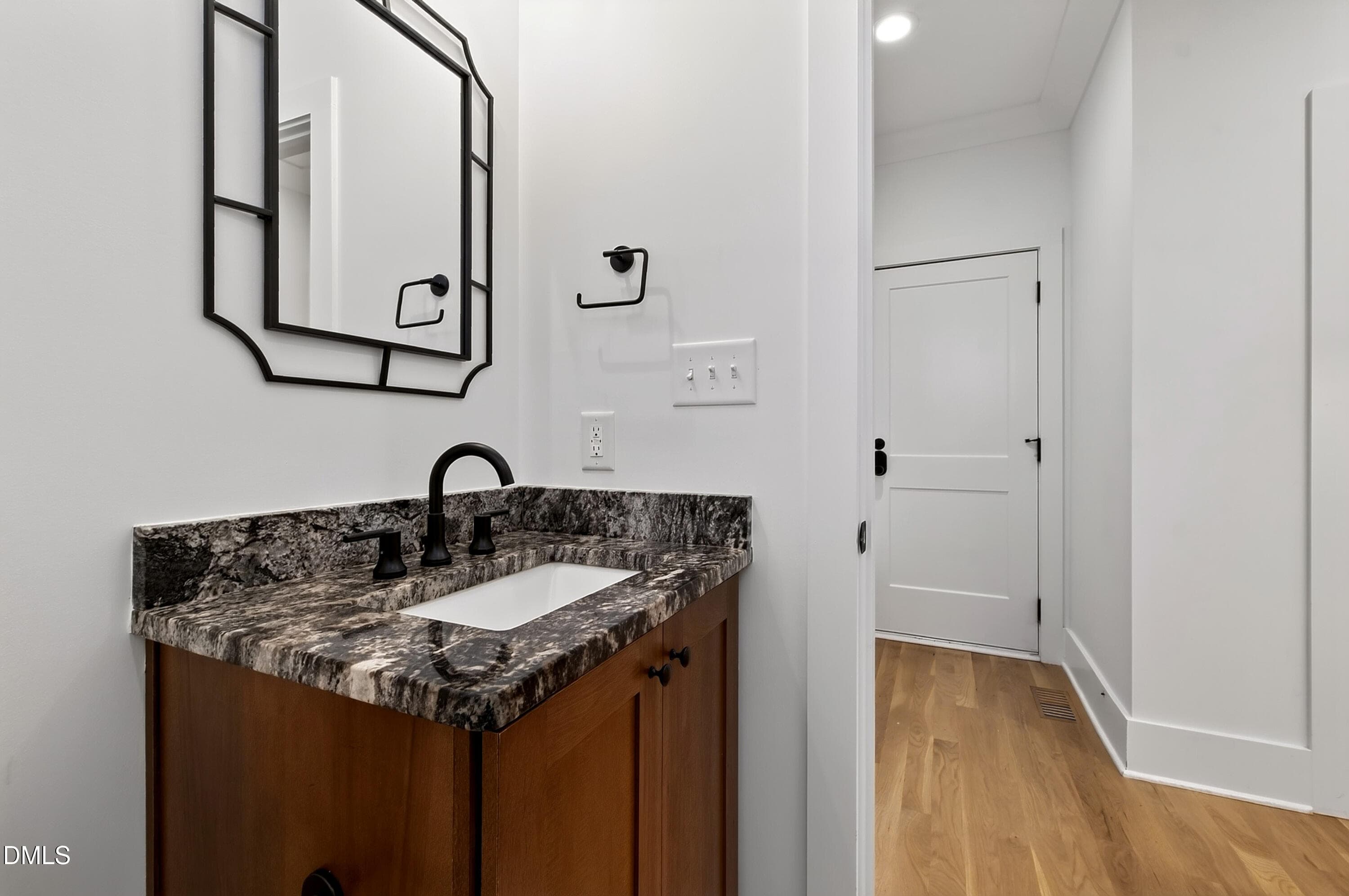 Sandlewood (35) - 5021 Sandlewood Drive, Raleigh, NC 27609, Raleigh