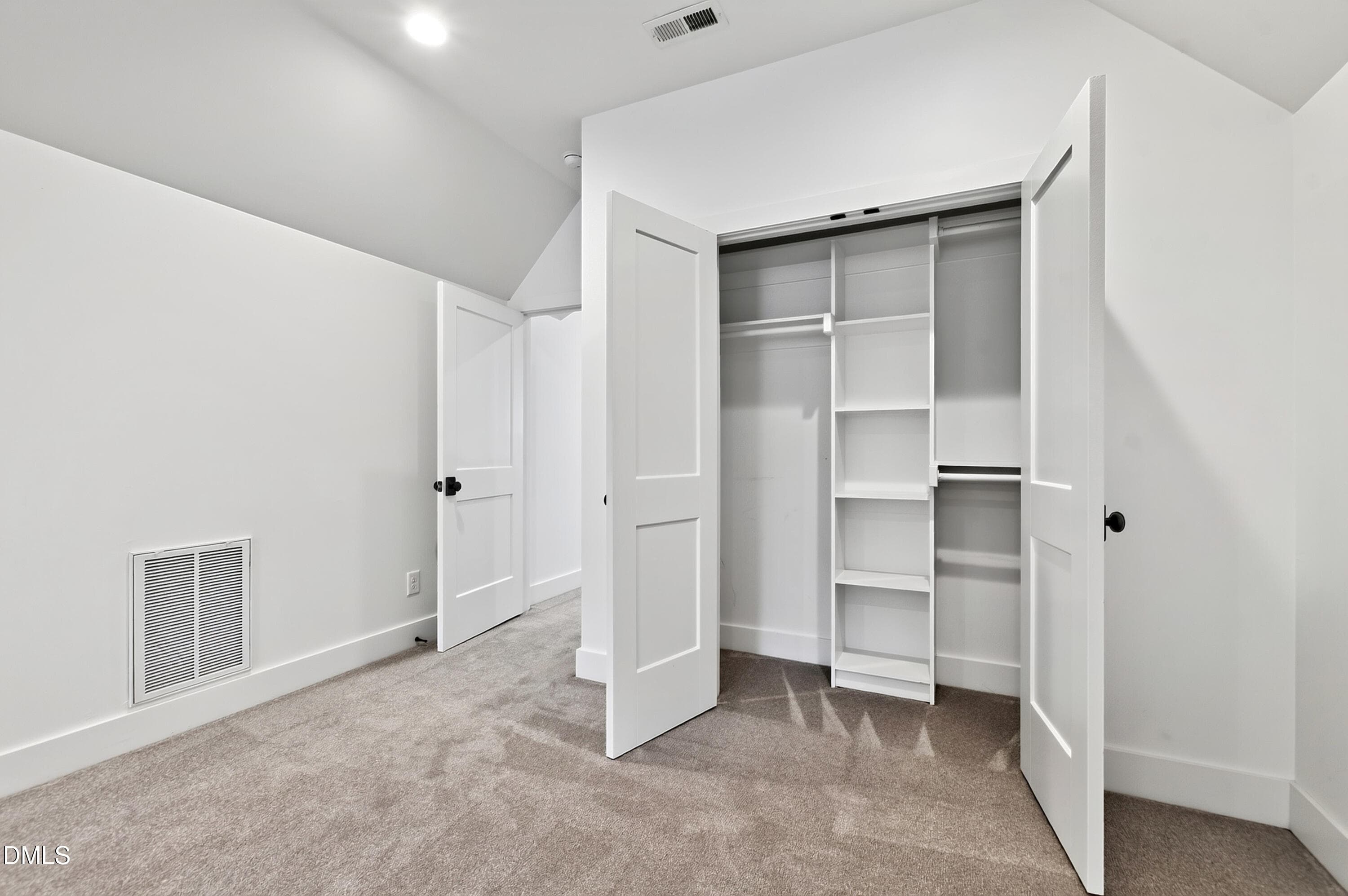Sandlewood (46) - 5021 Sandlewood Drive, Raleigh, NC 27609, Raleigh