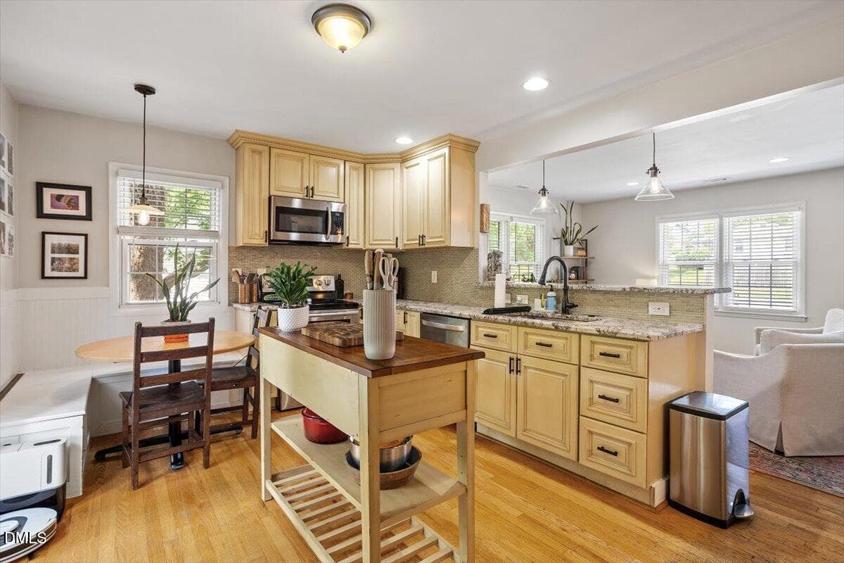 17-1106 N King Charles Rd [3191102]_0715 - 1106 N King Charles Road, Raleigh, NC 27610, Raleigh