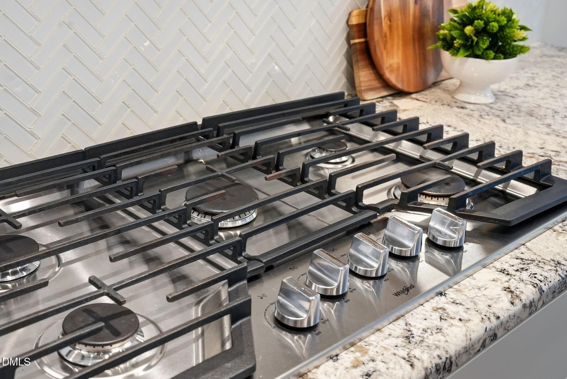 Gas cooktop - 2601 Impulsion Drive, New Hill, NC 27562