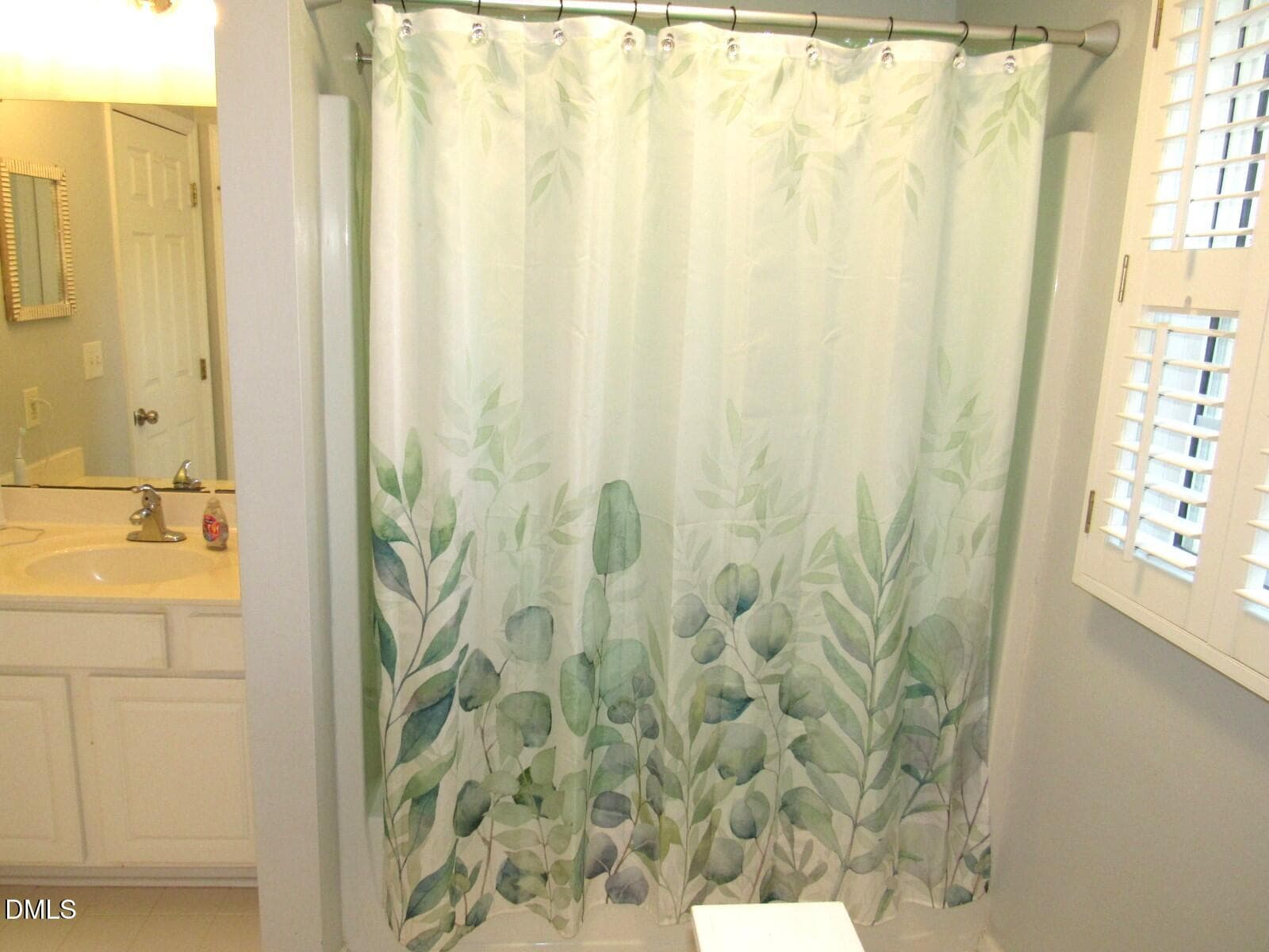 Guest bath - 2723 Clifton Avenue, Creedmoor, NC 27522
