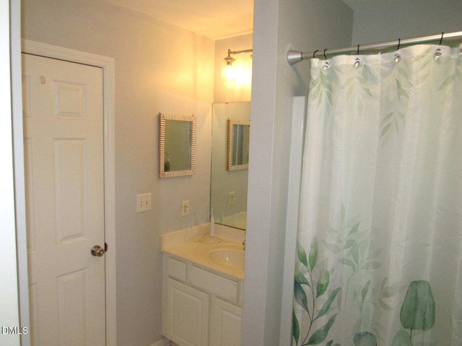 Guest bath - 2723 Clifton Avenue, Creedmoor, NC 27522