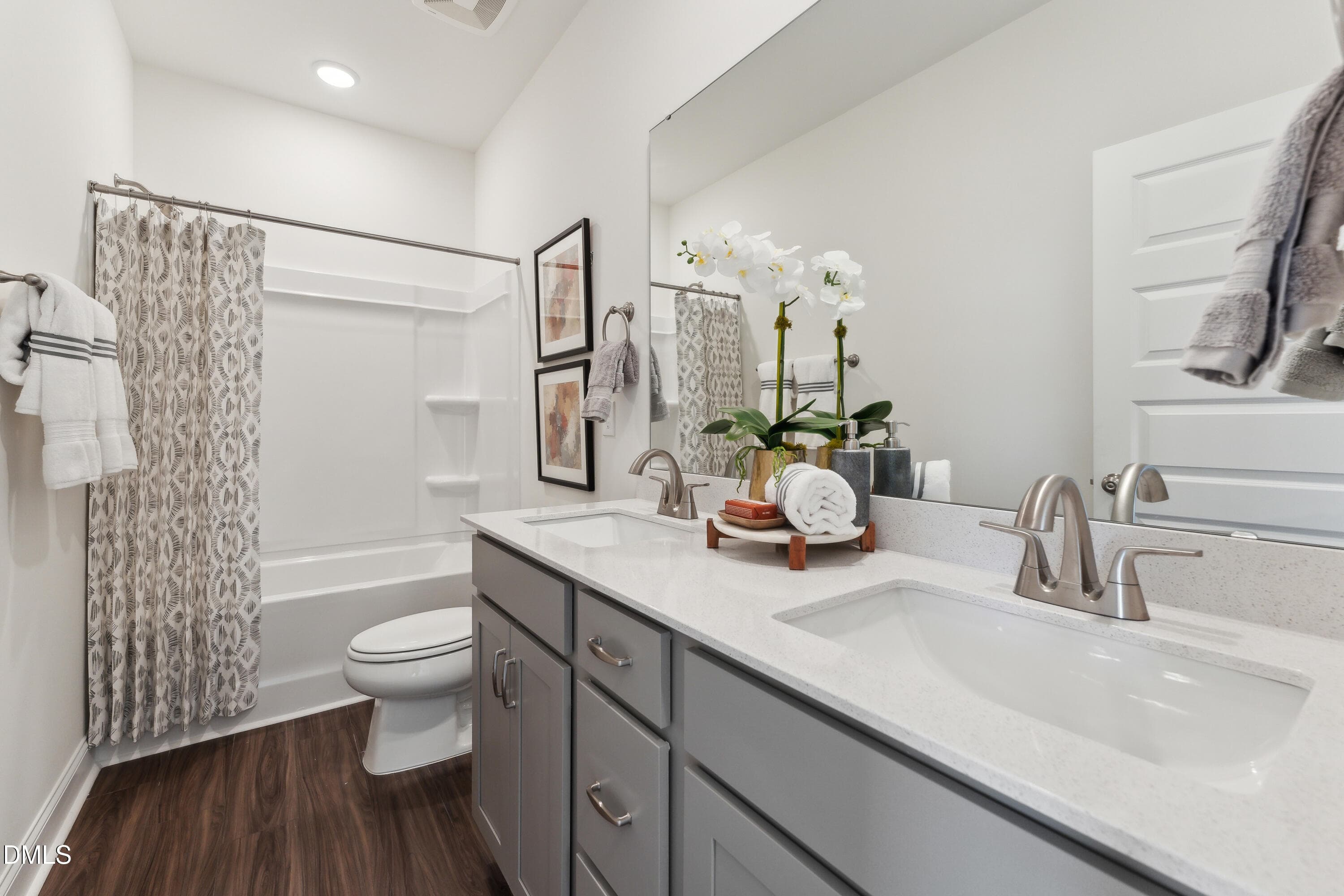 P_RAL_WAI_Julianne_INT_FBTH1_1 (1) - 164 N White Street #200, Wake Forest, NC 27587