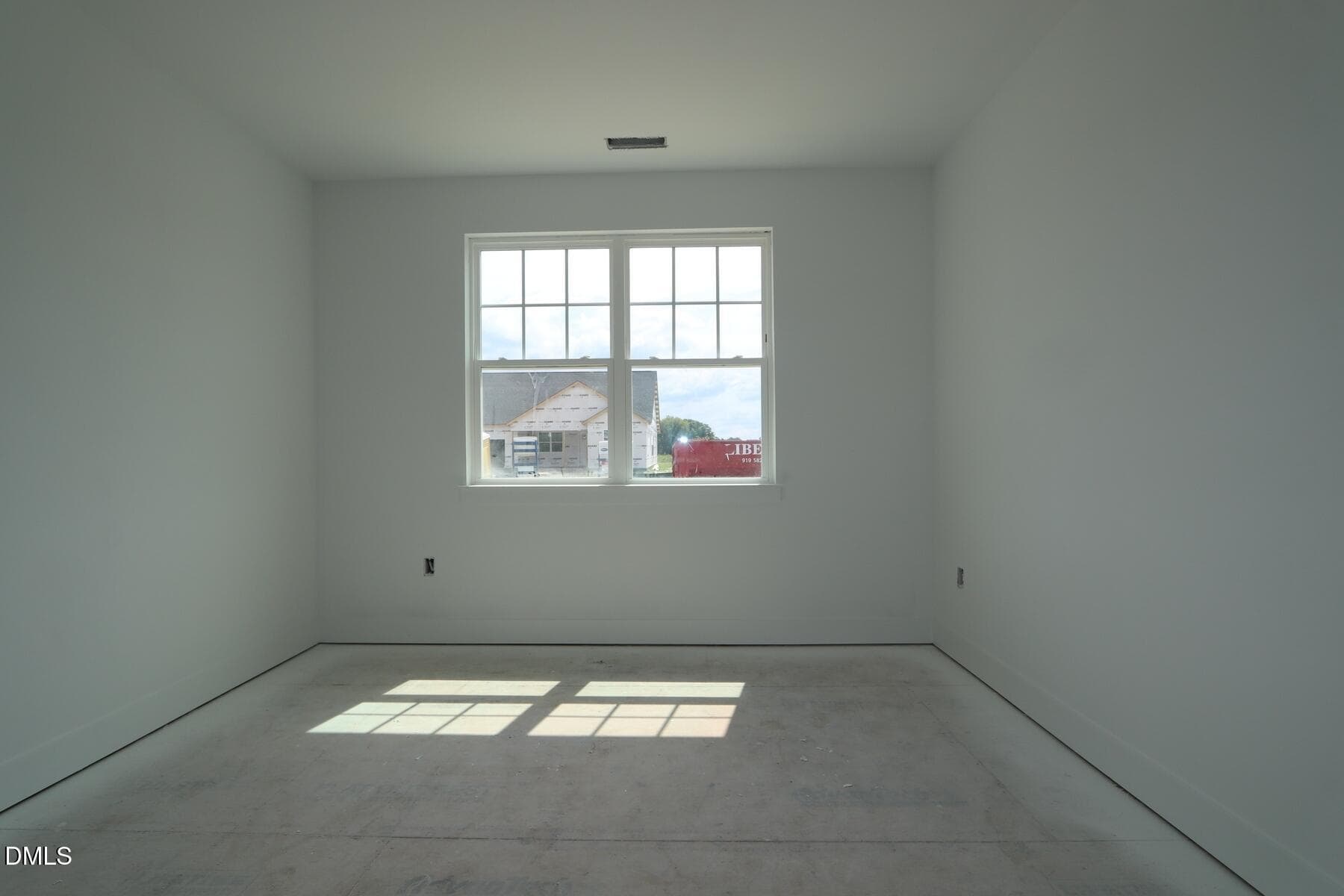 [L69_z025]none25 - 35 Windward Place, Lillington, NC 27546