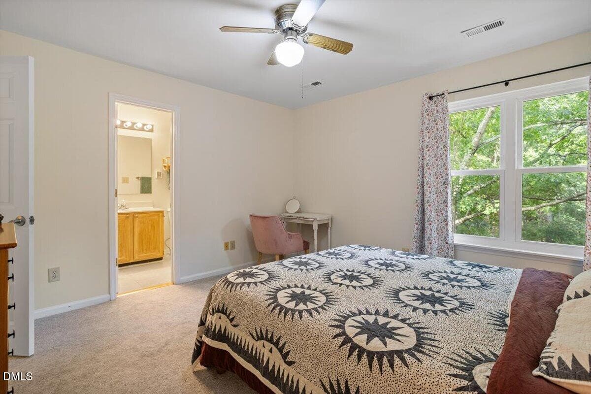 31-104 Sir Richard Ln [3223874]_07150202 - 104 Sir Richard Lane, Chapel Hill, NC 27517, Chapel Hill