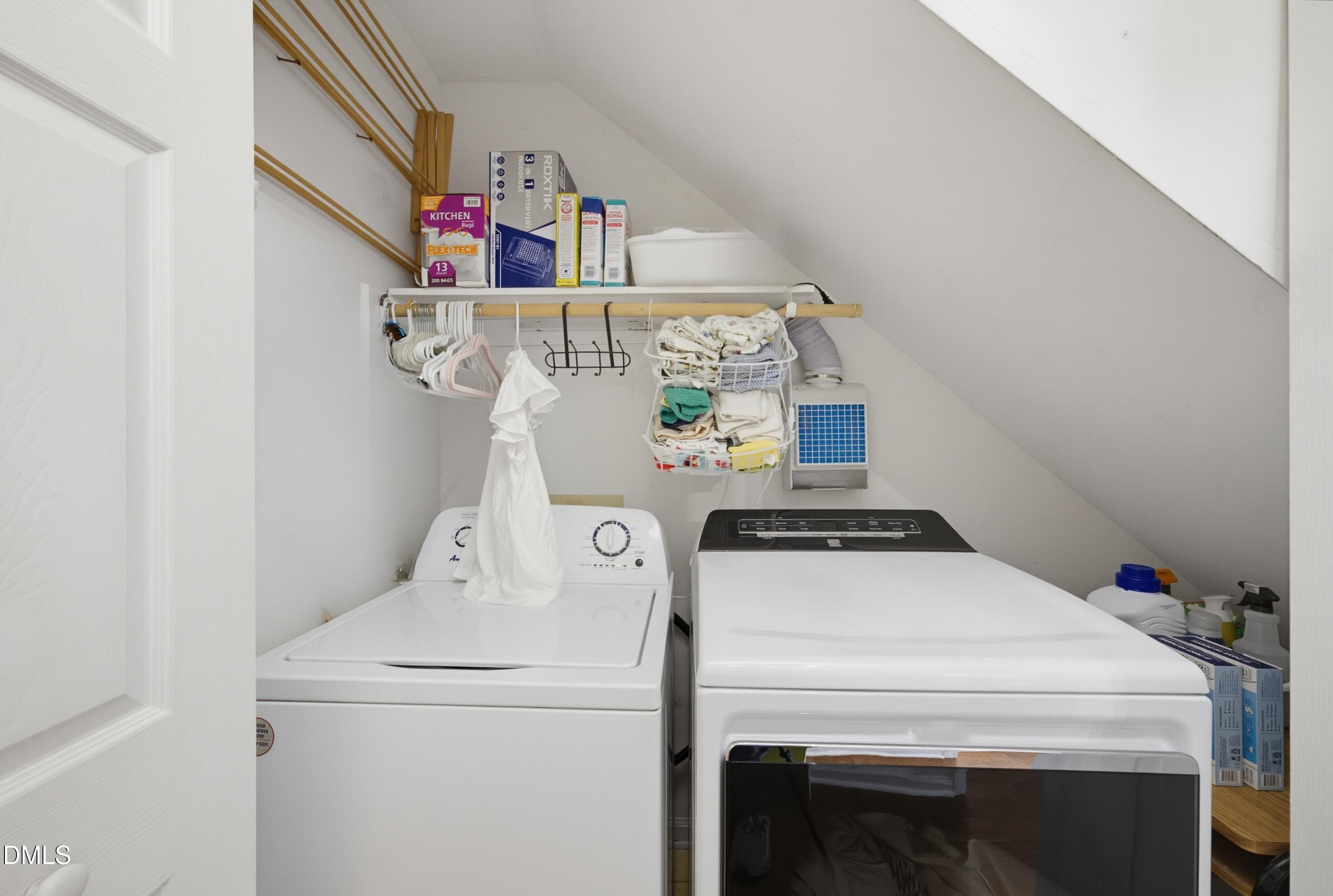 Laundry - 126 Wythe Circle, Raleigh, NC 27615, Raleigh