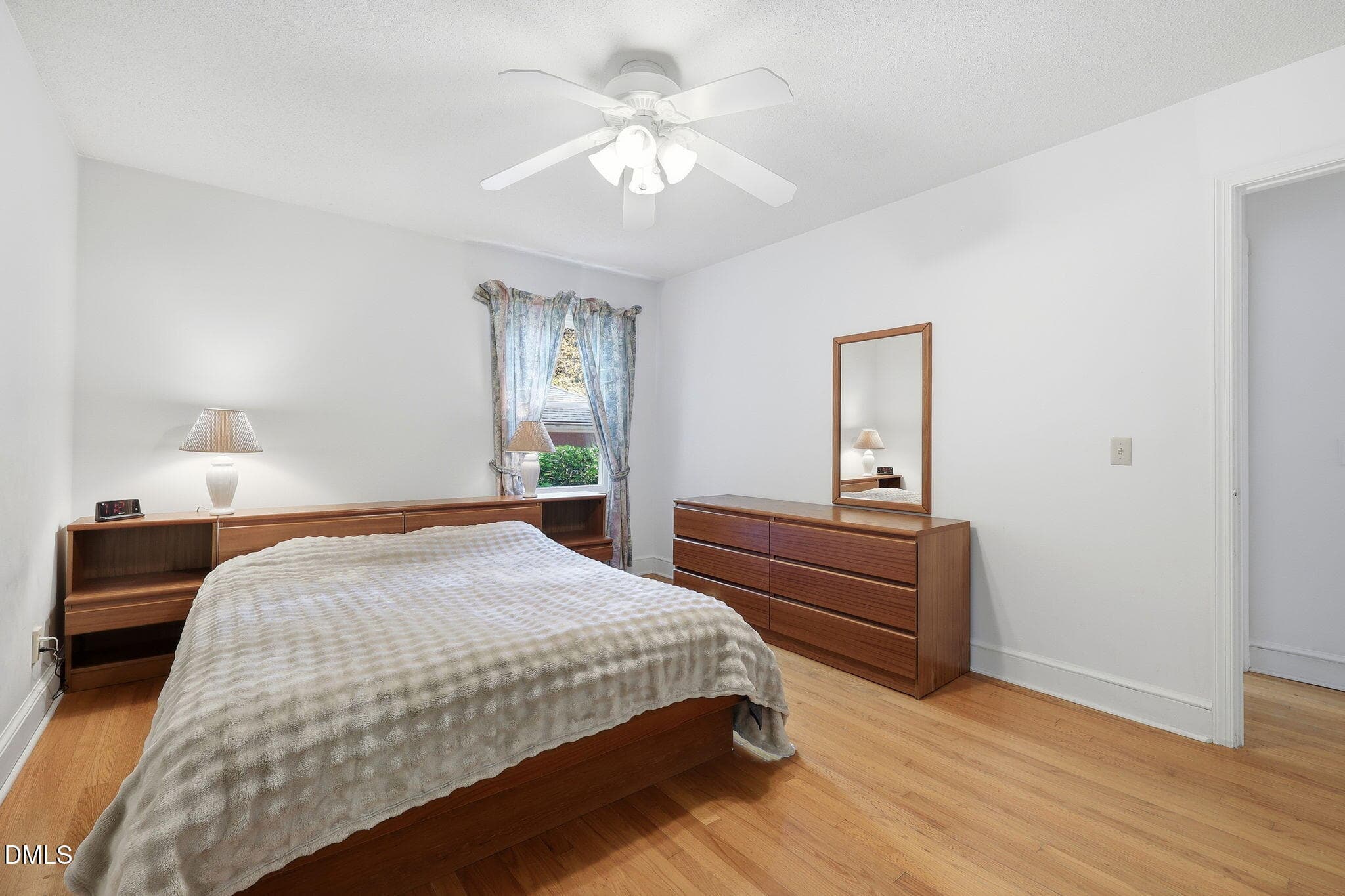 18-web-or-mls-IMG_4797 - 409 Oakridge Road, Cary, NC 27511, Cary