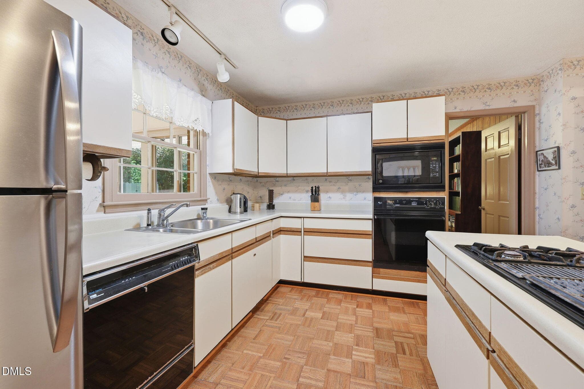 31-web-or-mls-IMG_4848_edit - 409 Oakridge Road, Cary, NC 27511, Cary