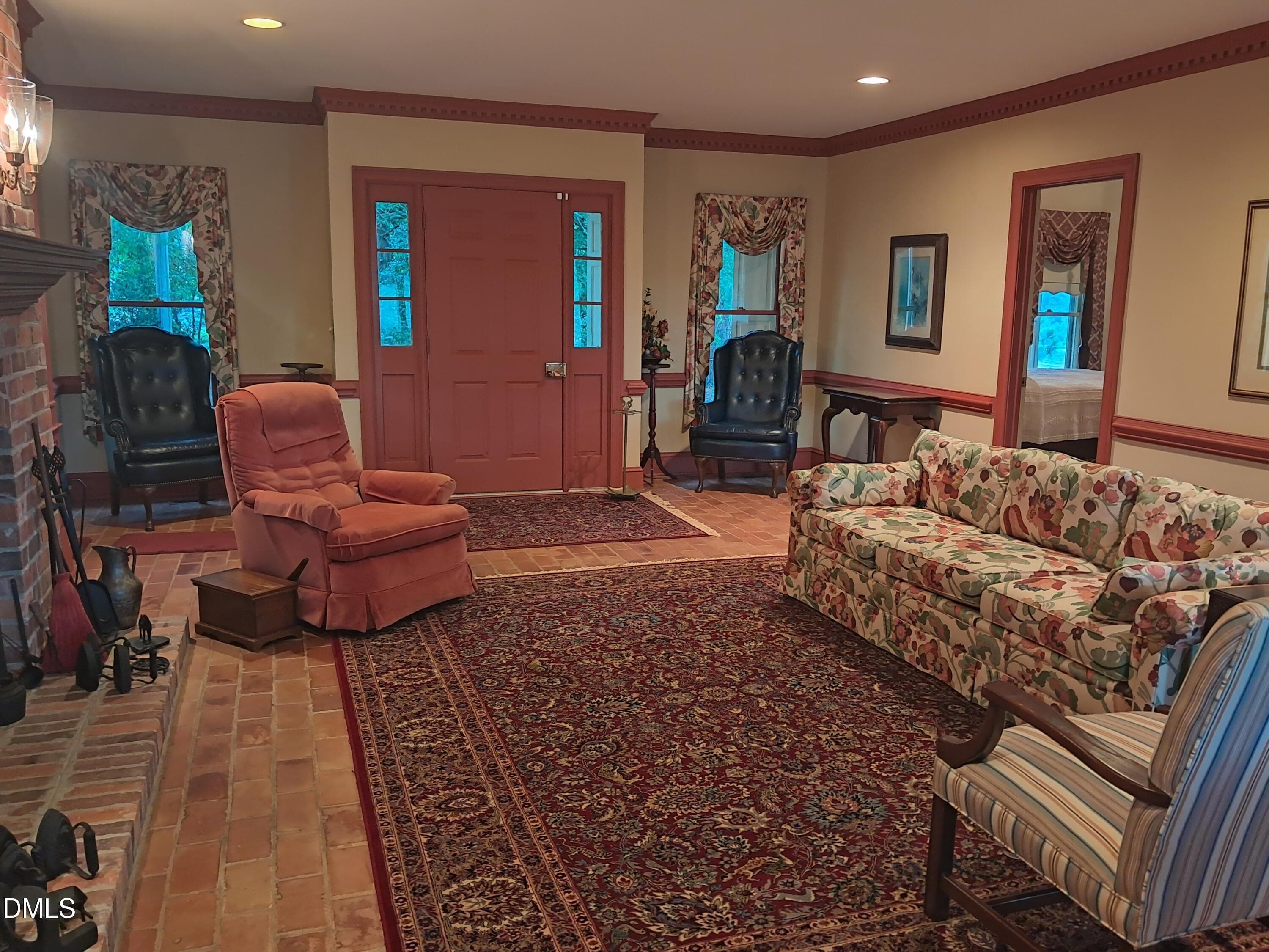Guest_family room_1_20260713 - 316 First Street, Hookerton, NC 28538