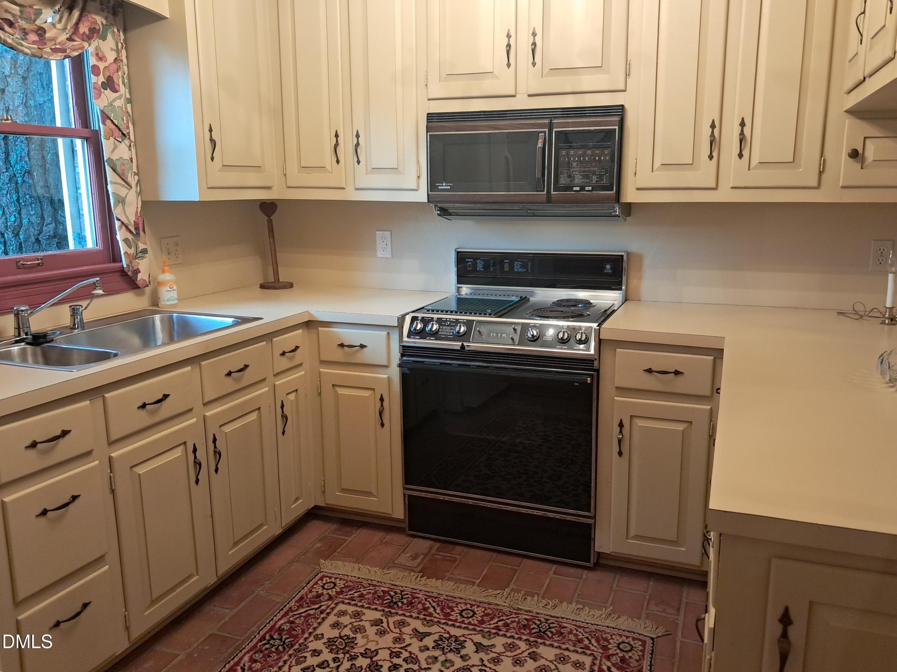 Guest_primary kitchen_1_20260713 - 316 First Street, Hookerton, NC 28538