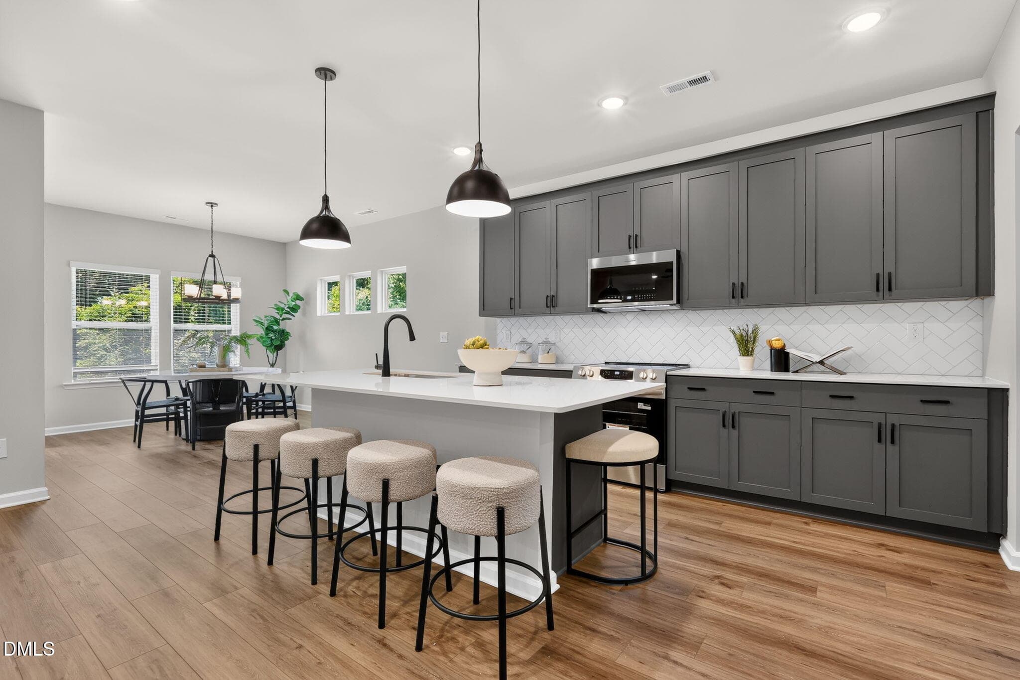 Kitchen and Cafe - 552 Beacon Hill Road, Lillington, NC 27546