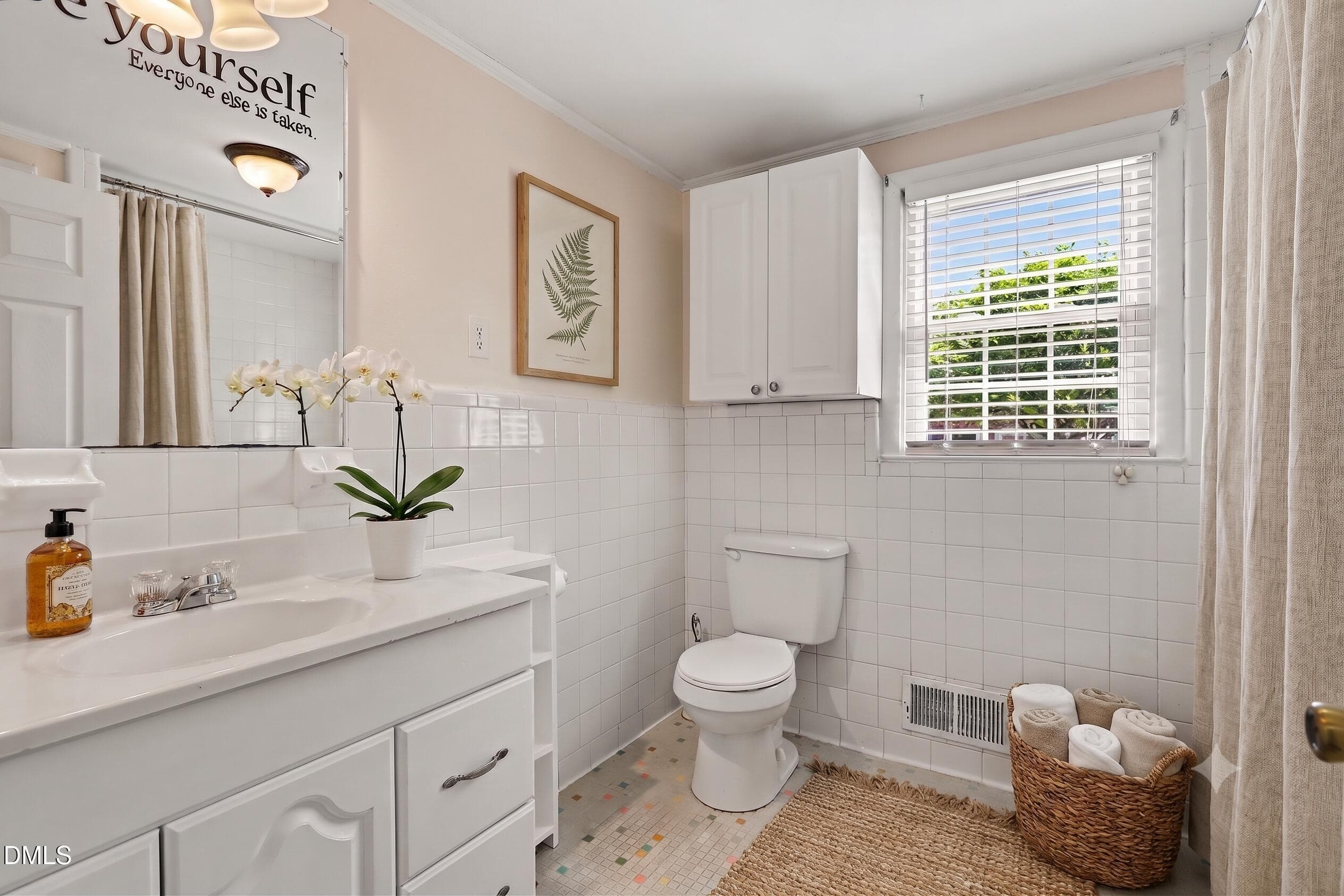 Full Bathroom - 1782 Chicora Road, Dunn, NC 28334