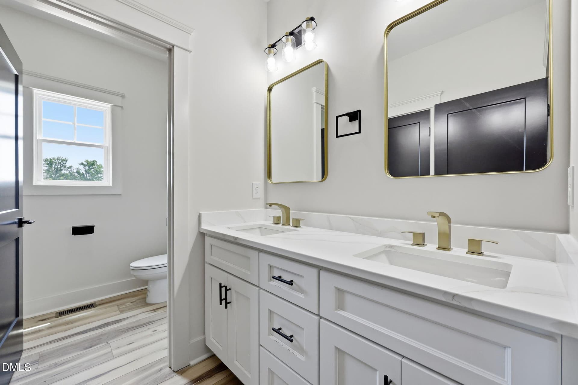 1520-pack-lane-mebane-nc-full-bathroom.j - 1520 Pack Lane, Mebane, NC 27302