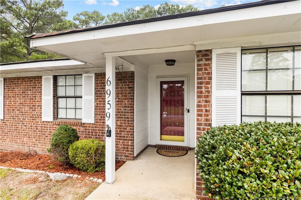 Photo 2 - 6959 Timbercroft Lane, Fayetteville, NC 28314