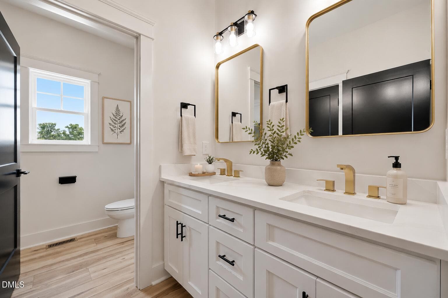 1520-pack-lane-mebane-nc-full-bathroom.j - 1520 Pack Lane, Mebane, NC 27302