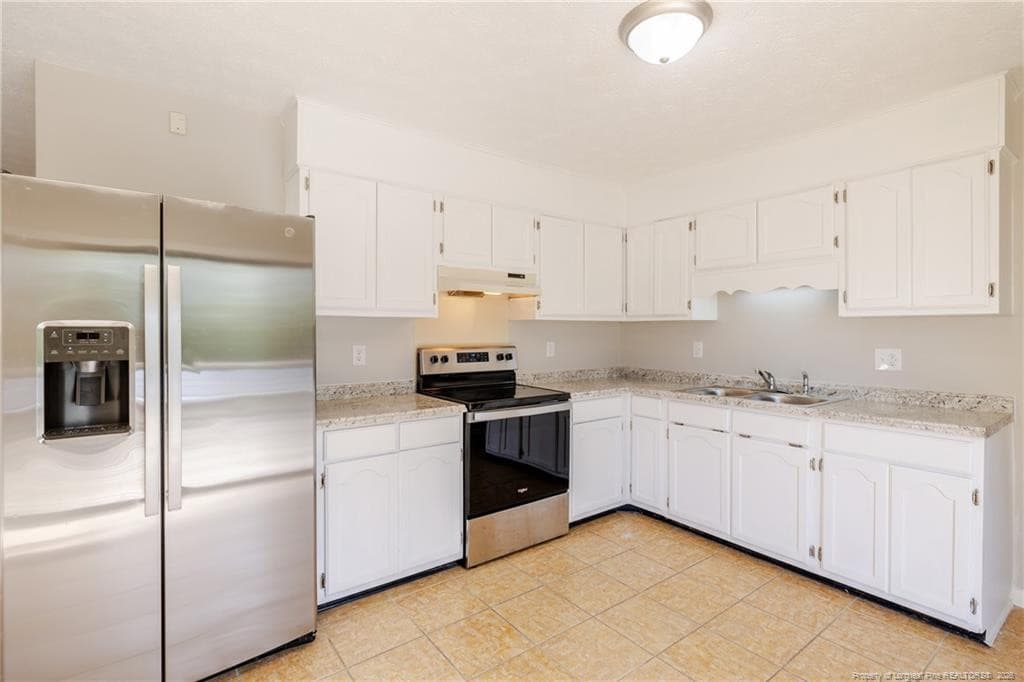 Kitchen - 3636 Metric Drive, Hope Mills, NC 28348