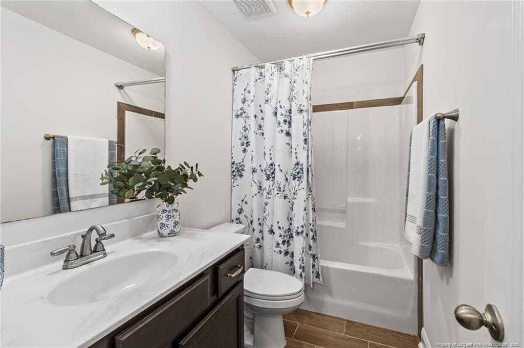 Hall Bathroom - 3324 Amour Drive, Fayetteville, NC 28306, Fayetteville
