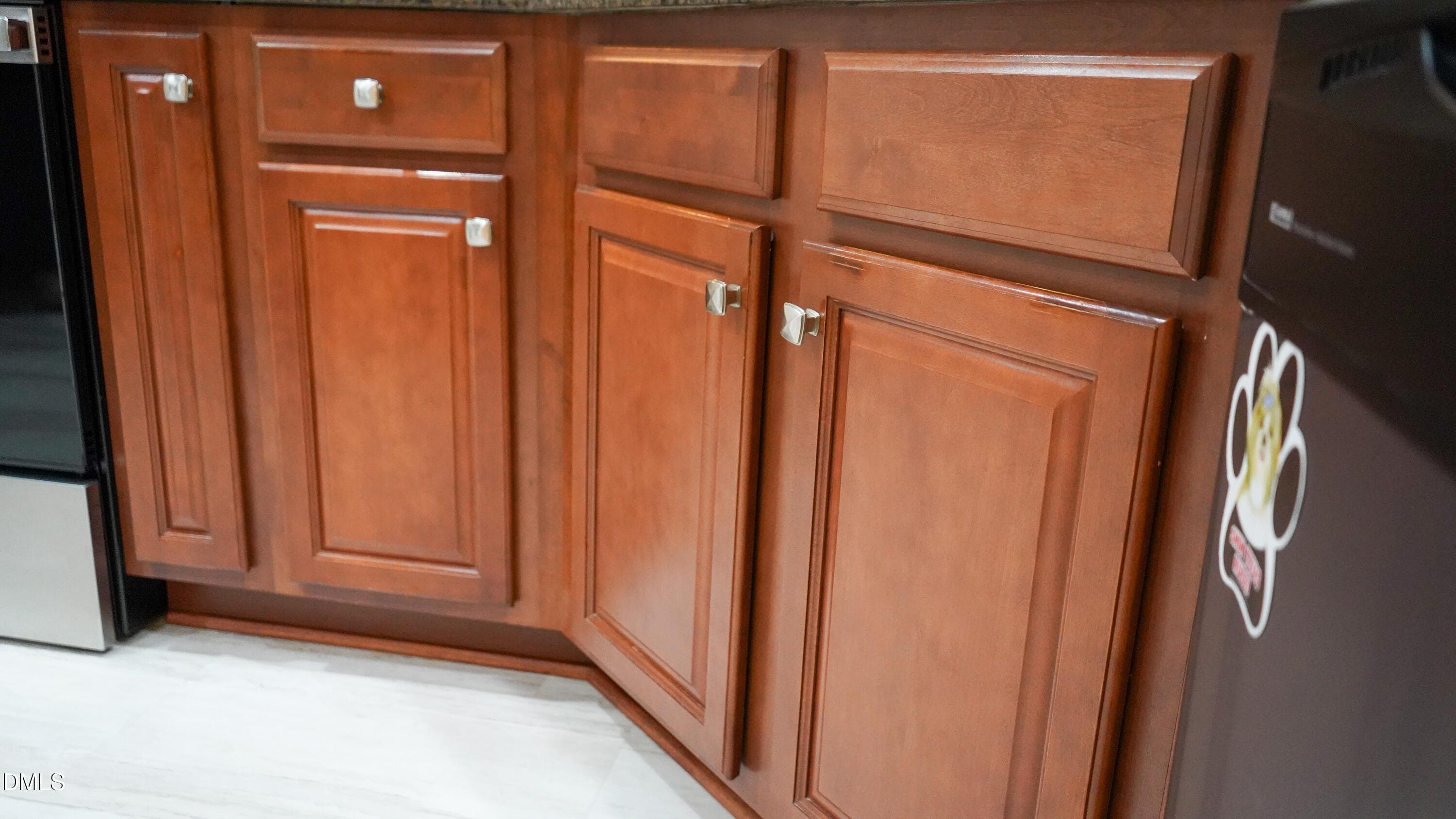 Custom cabinets. - 45 Glenfield Drive, Dunn, NC 28334