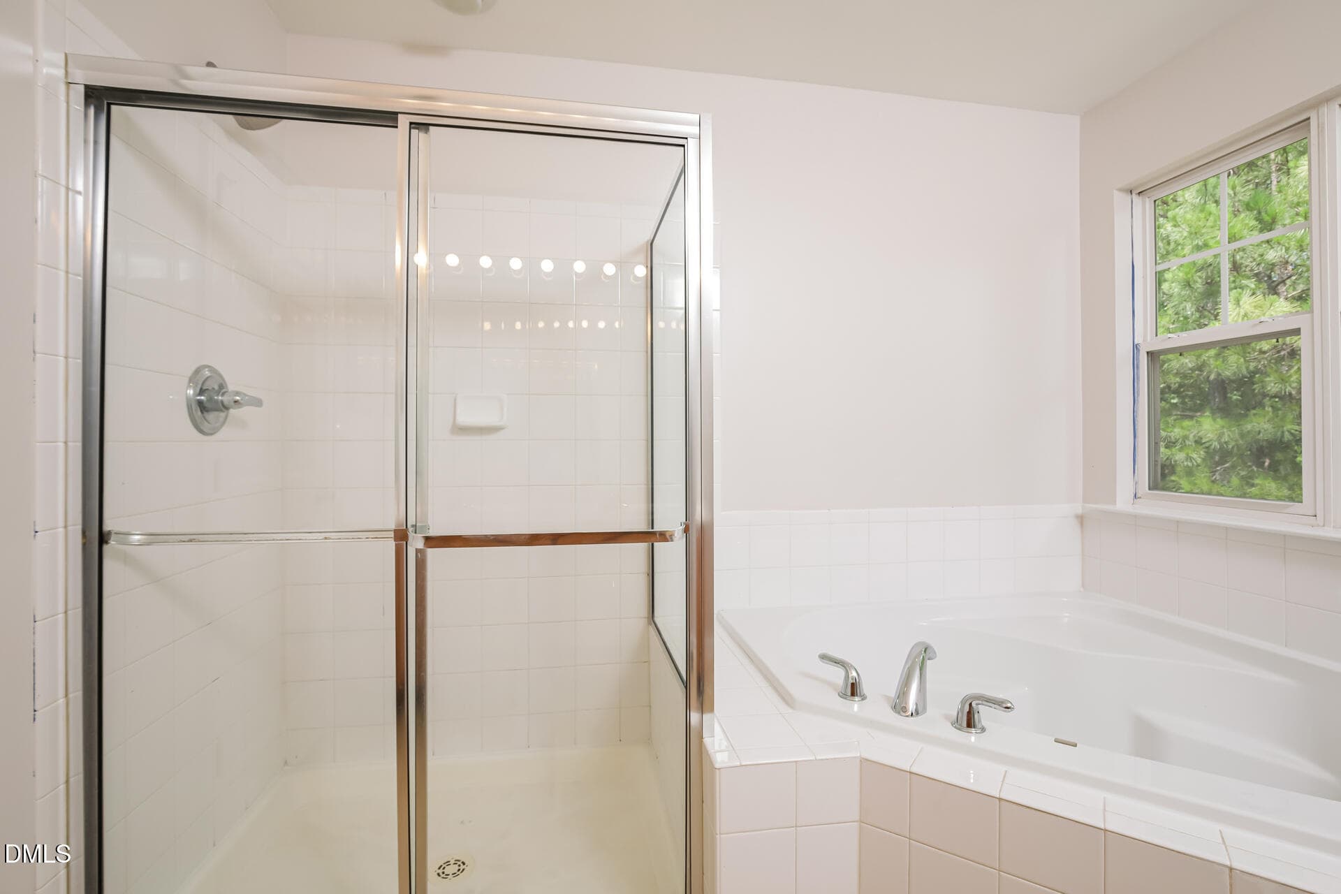 014-photo-Main-Bathroom-289ca363-6856-4e - 11916 Field Towne Lane, Raleigh, NC 27614, Raleigh