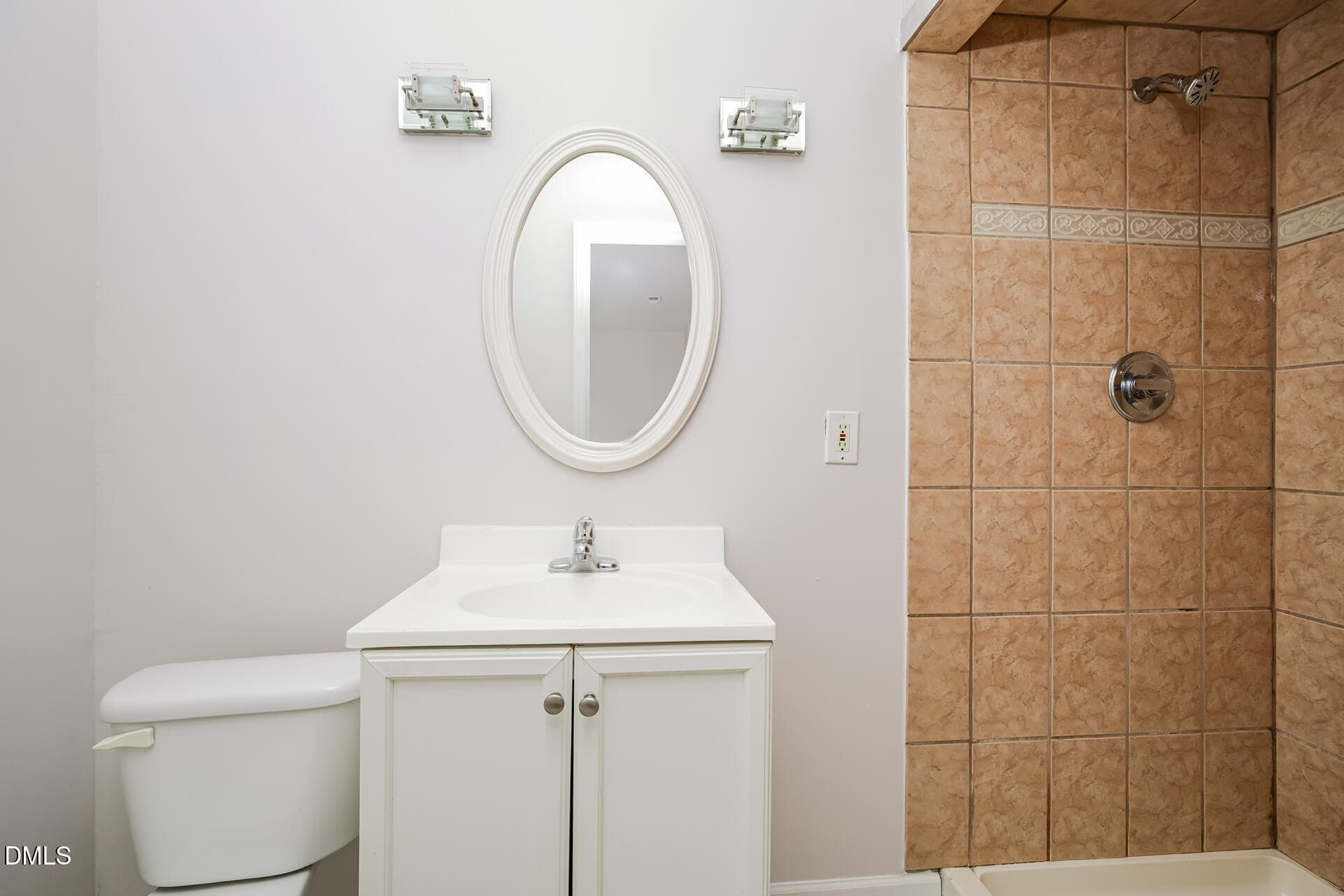 018-photo-Bathroom-ea1ec99a-2a91-434d-8c - 11916 Field Towne Lane, Raleigh, NC 27614, Raleigh