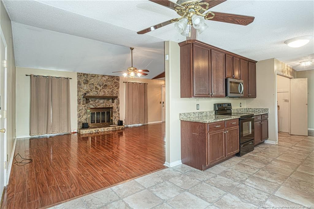 Photo 6 - 3391 Hawthorne Street, Hope Mills, NC 28348