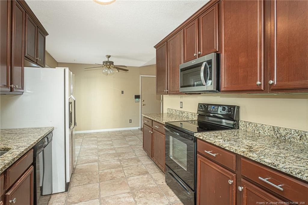 Photo 8 - 3391 Hawthorne Street, Hope Mills, NC 28348