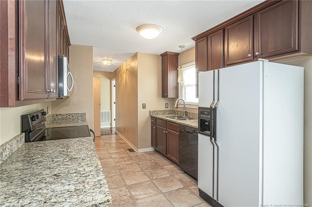 Photo 9 - 3391 Hawthorne Street, Hope Mills, NC 28348