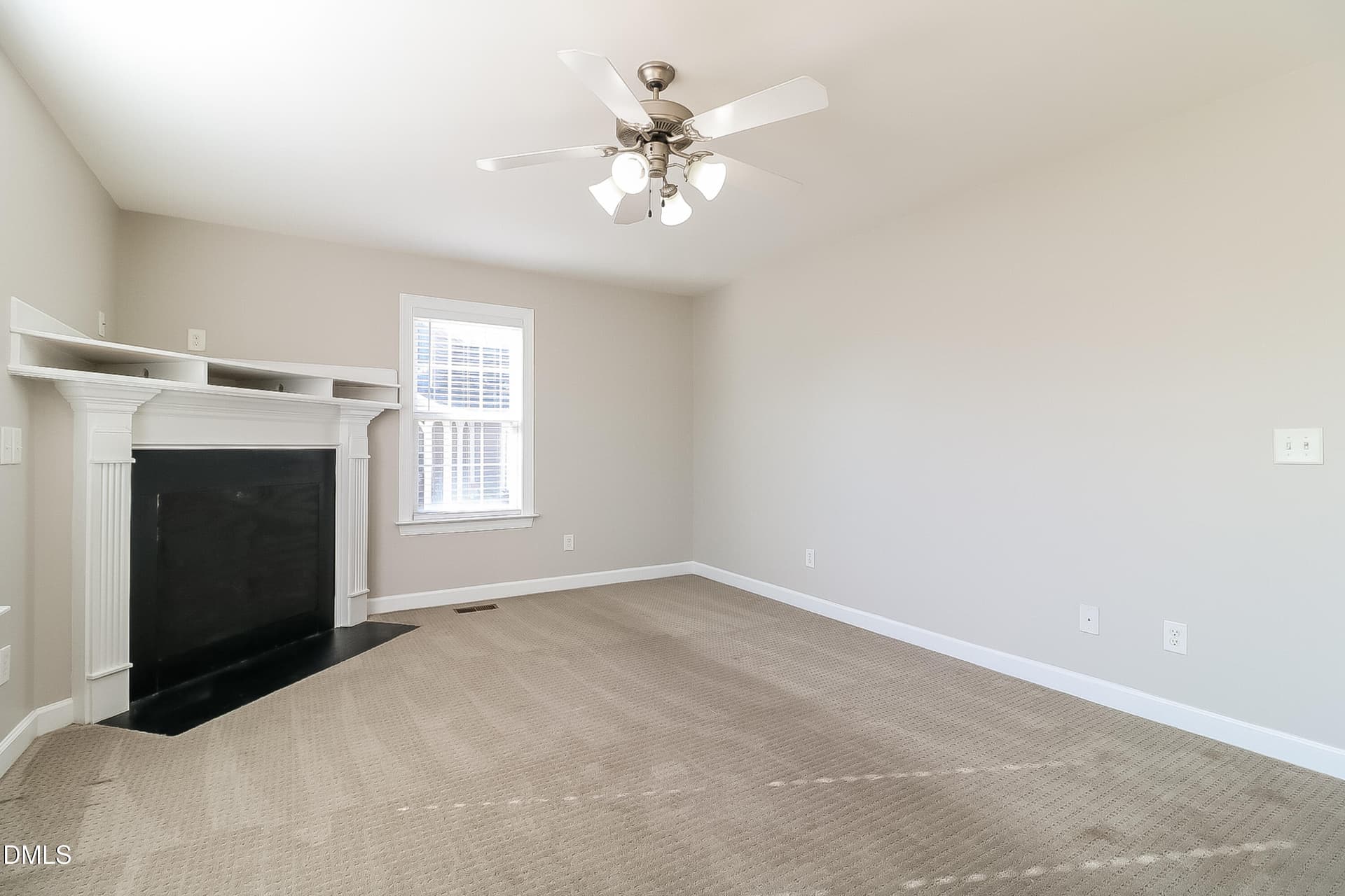 1005218.11 Glen Ridge Court - Living Roo - 11 Glen Ridge Court, Angier, NC 27501