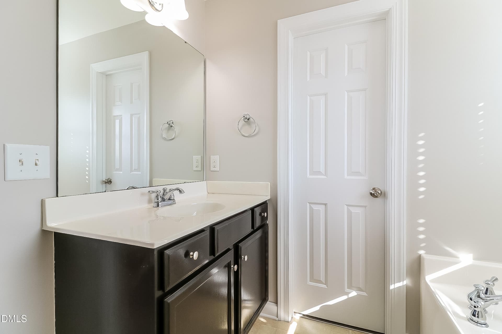 1005218.11 Glen Ridge Court - Main Bathr - 11 Glen Ridge Court, Angier, NC 27501