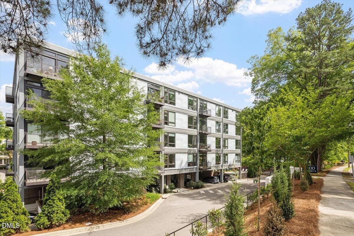 02-1300 St Marys St unit 207 [3006833]_0 - 1300 Saint Marys Street 207, Raleigh, NC 27605, Raleigh
