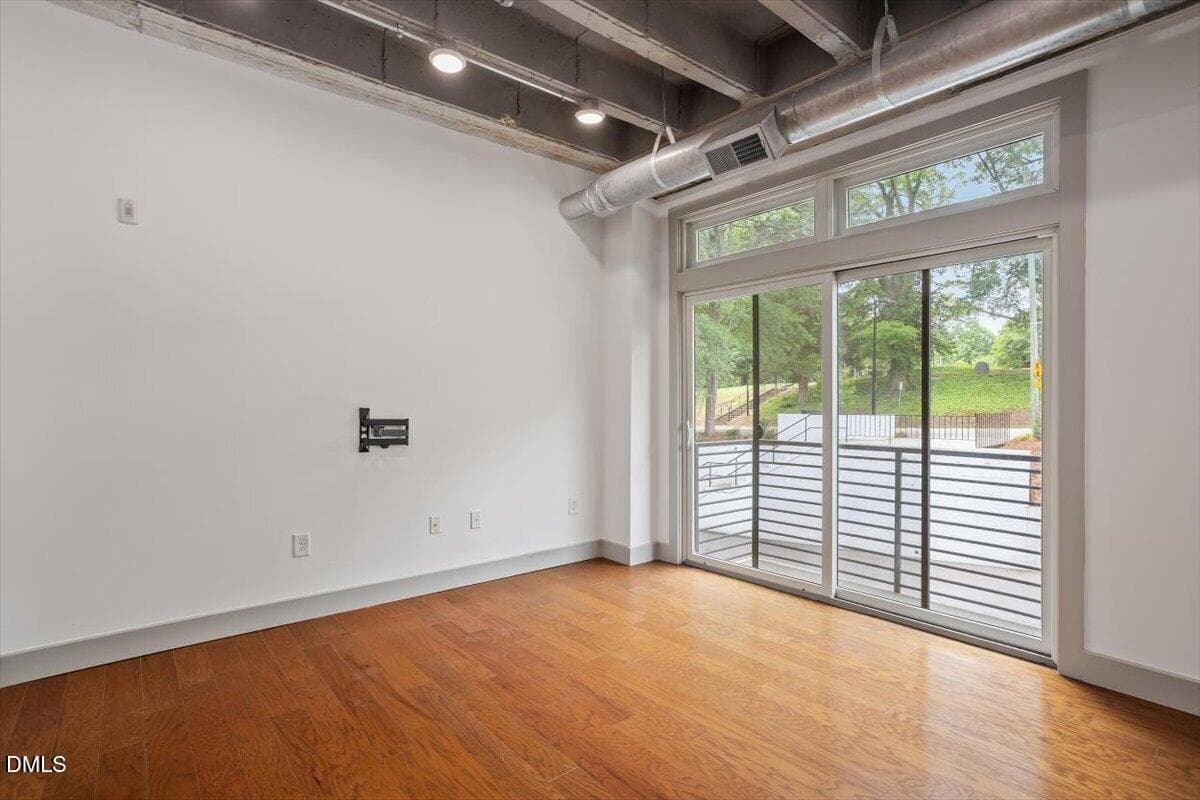 15-1300 St Marys St unit 207 [3006833]_1 - 1300 Saint Marys Street 207, Raleigh, NC 27605, Raleigh