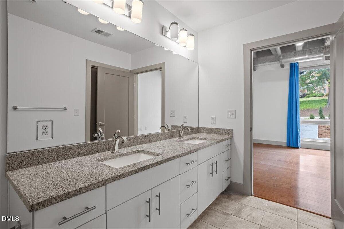 21-1300 St Marys St unit 207 [3006833]_2 - 1300 Saint Marys Street 207, Raleigh, NC 27605, Raleigh