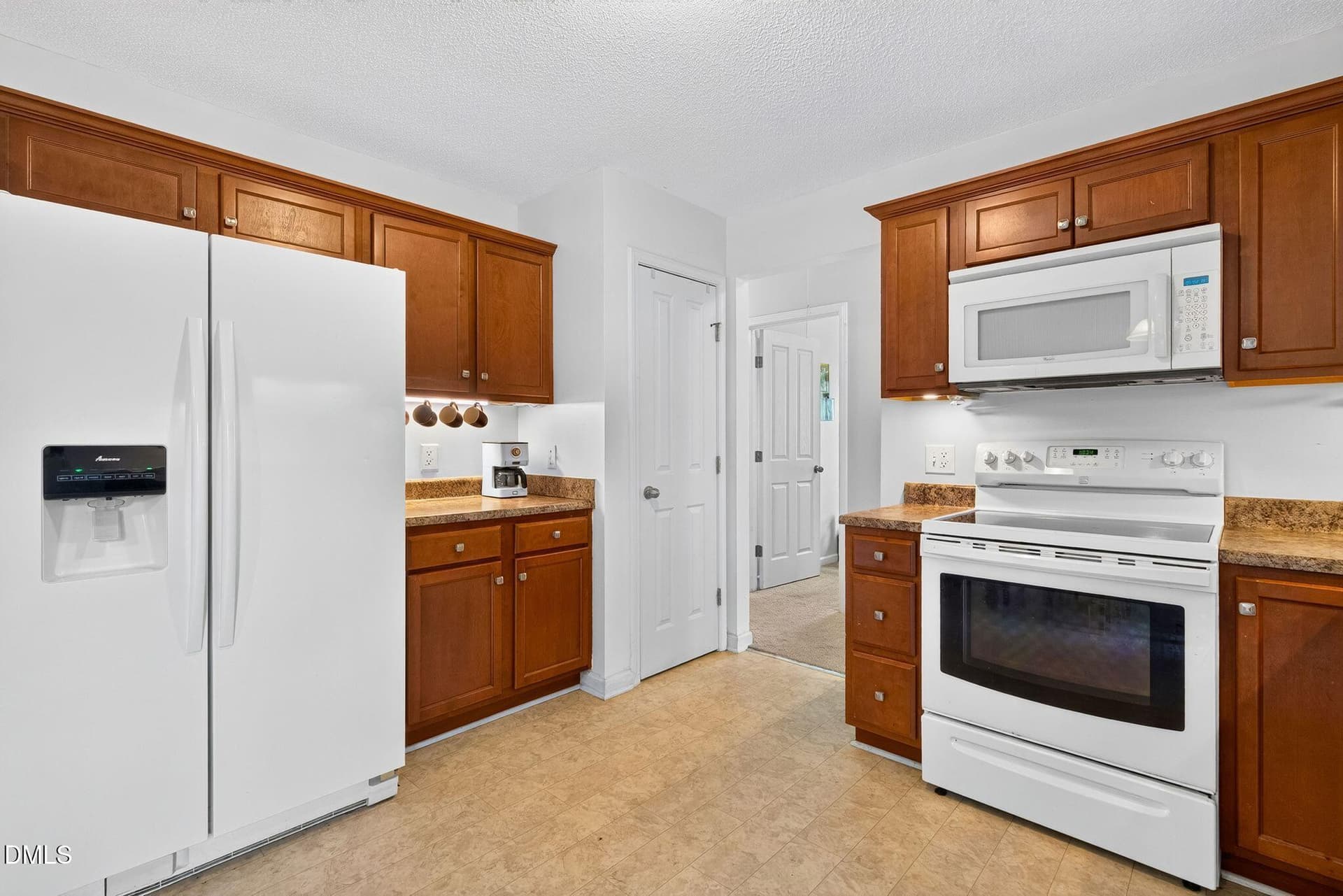 13-Kitchen-211_Courtland_Drive_Lyman_Rea - 211 Courtland Drive, Angier, NC 27501