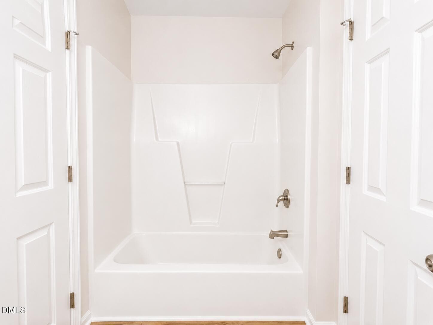 Tub/Shower Combo - 3345 Tarleton W, Durham, NC 27713, Durham