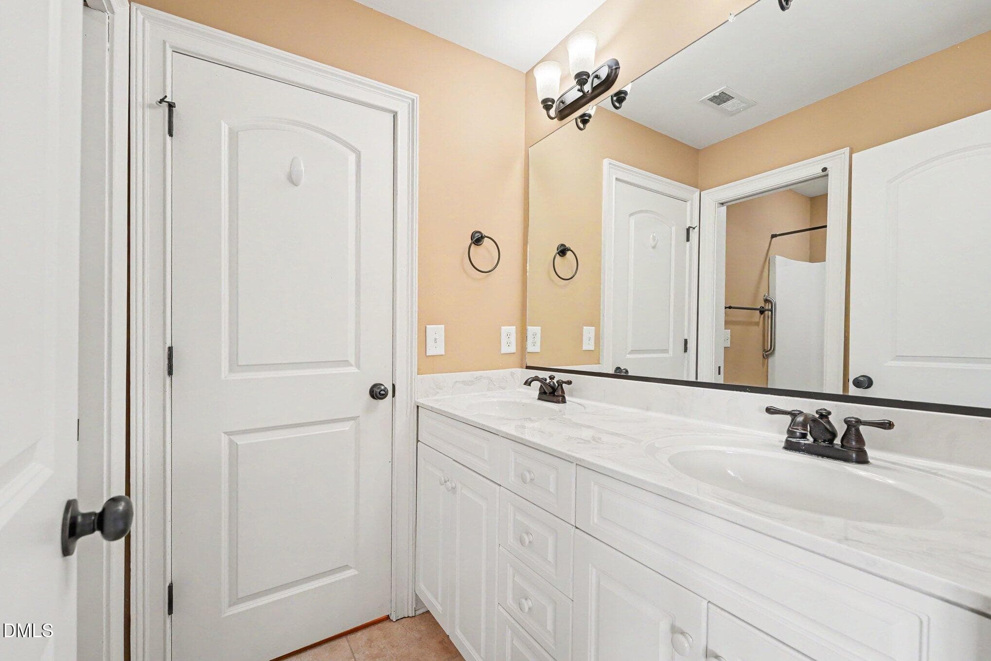 049_file_2392 - 8120 Zinfandel Drive, Kernersville, NC 27284