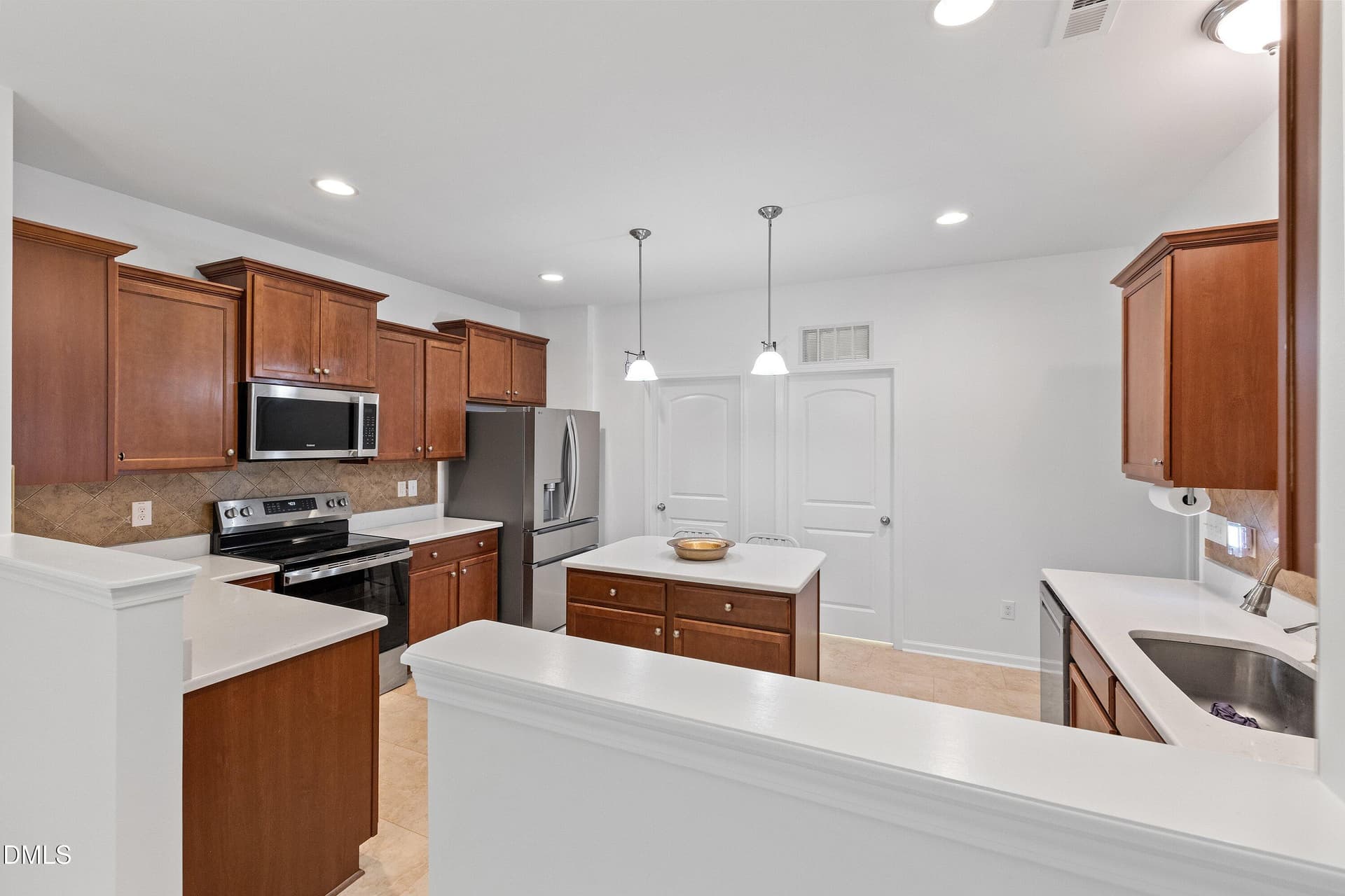 Kitchen - 817 Edgeware Way, Wake Forest, NC 27587