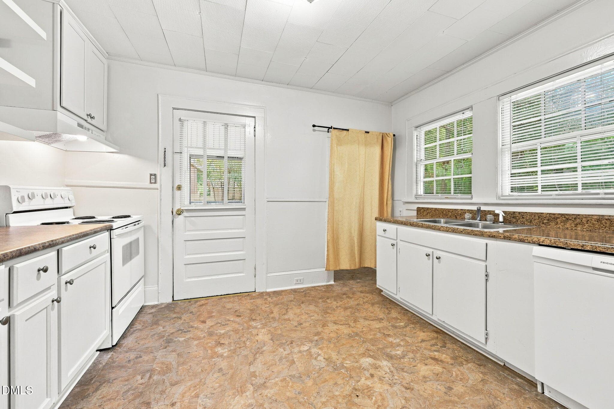 Kitchen - 820 W Knox Street, Durham, NC 27701, Durham