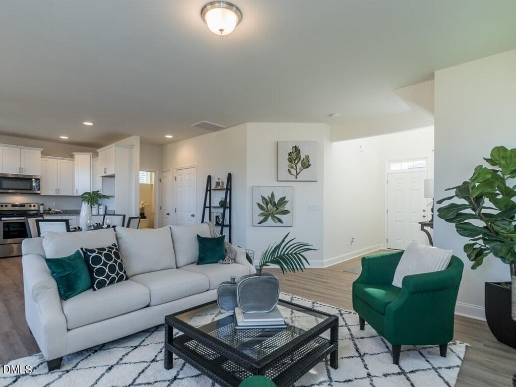 006_ Family Room - 1516 Briar Brook Lane, Zebulon, NC 27597