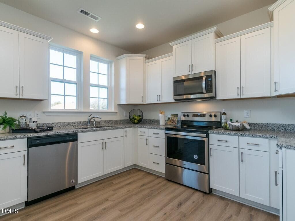 009_ Kitchen - 1516 Briar Brook Lane, Zebulon, NC 27597