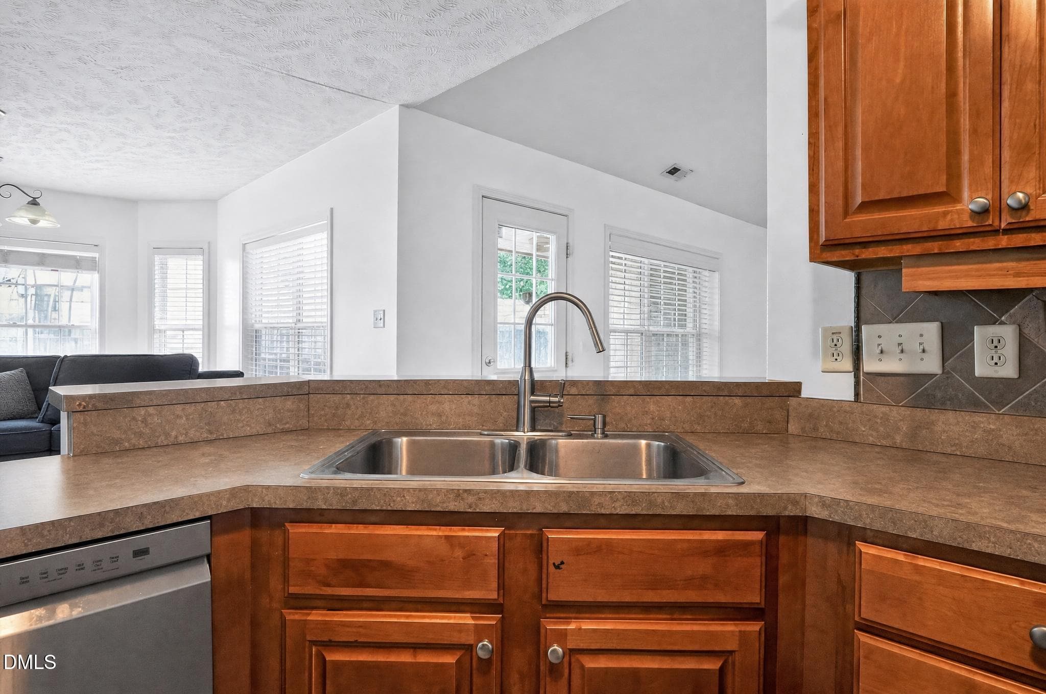 saleswise-declutter-1784754171114 - 545 Colonial Hills Drive, Lillington, NC 27546