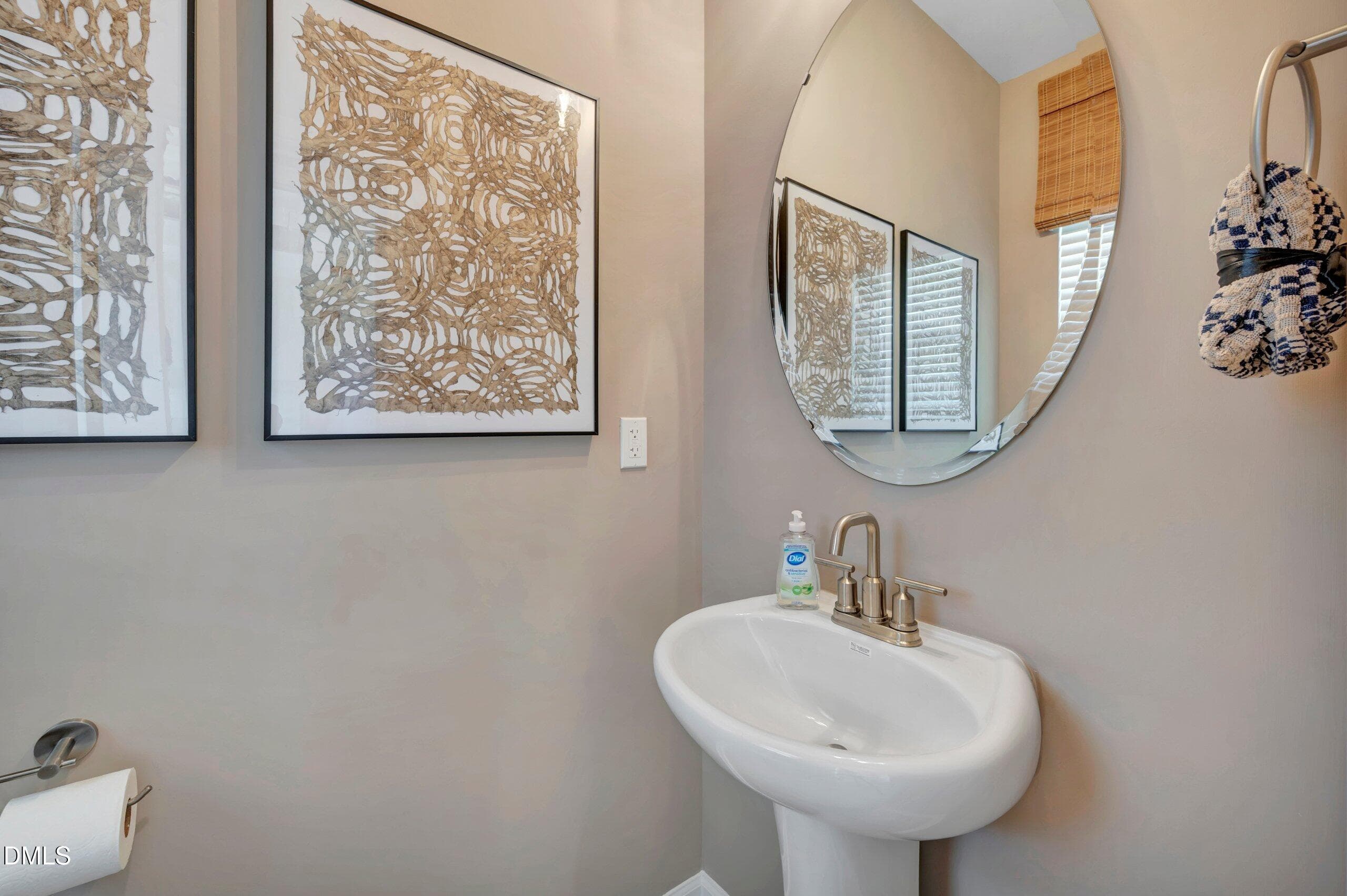 1 Frontier Powder Room - 5108 Silver Brook Road, Durham, NC 27703, Durham