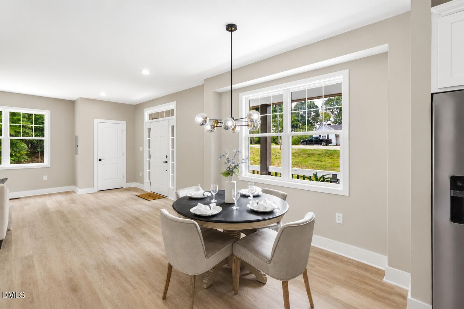 8roxboro-dining-area.png - 1109 Ridge Road, Roxboro, NC 27573